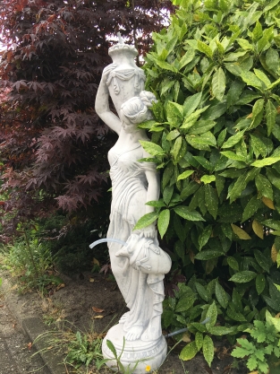 Statue Frau mit Wasserkrügen und Wasserspeier - 135 cm - Stein
